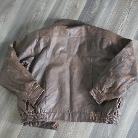 Men's Distressed Brown Leather Bomber Jacket with Flag Patch - Picture 12 of 13